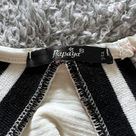 Beautiful top off white and black - Picture 4 of 4